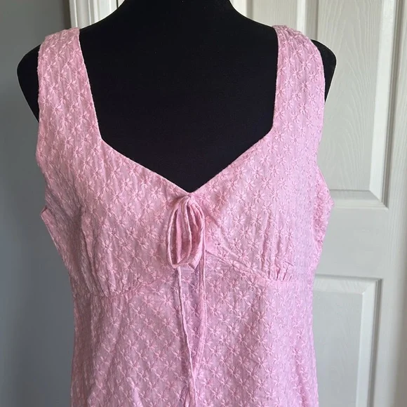 Cooper Key Dress - Picture 2 of 11